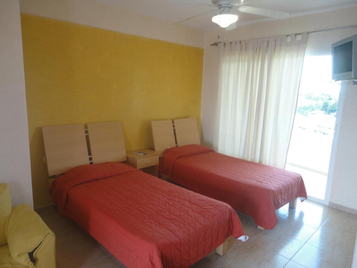 Suites Riviera Cancún Exterior foto